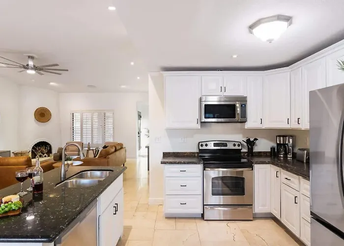 Sunset Palms-pool, & Sports Court-scottsdale Holiday home