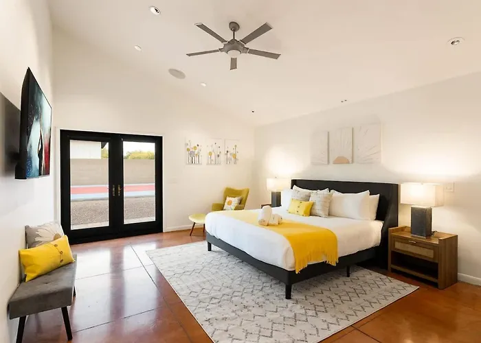 Sunset Palms-pool, & Sports Court-scottsdale Holiday home *